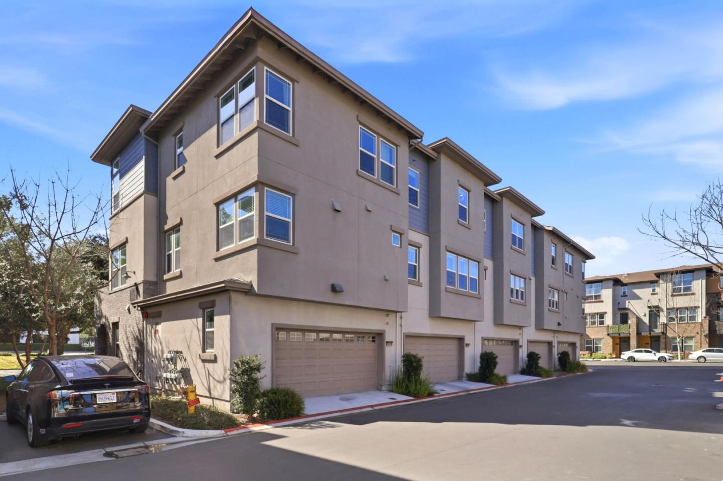 Detail Gallery Image 39 of 59 For 925 De Guigne Dr #4,  Sunnyvale,  CA 94085 - 4 Beds | 3/1 Baths