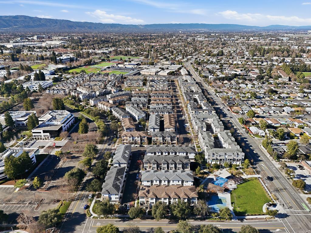 Detail Gallery Image 42 of 59 For 925 De Guigne Dr #4,  Sunnyvale,  CA 94085 - 4 Beds | 3/1 Baths