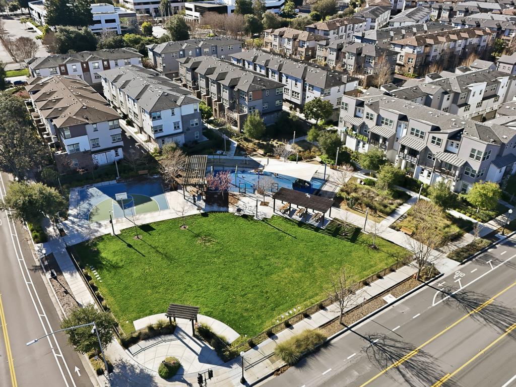 Detail Gallery Image 44 of 59 For 925 De Guigne Dr #4,  Sunnyvale,  CA 94085 - 4 Beds | 3/1 Baths