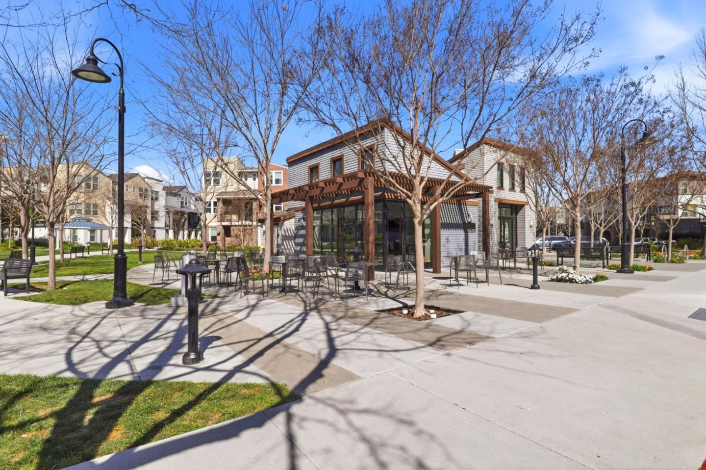 Detail Gallery Image 45 of 59 For 925 De Guigne Dr #4,  Sunnyvale,  CA 94085 - 4 Beds | 3/1 Baths