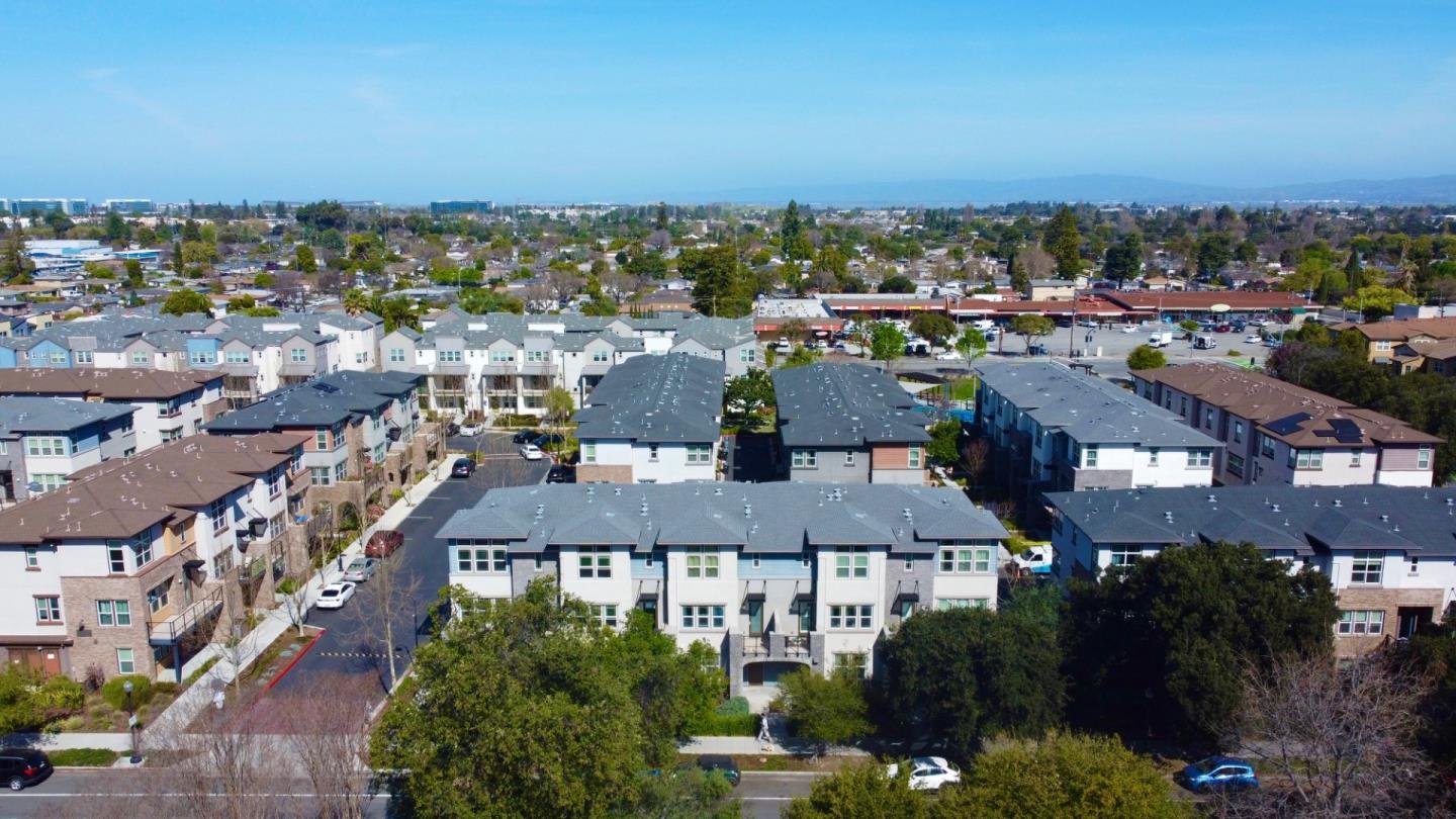 Detail Gallery Image 49 of 59 For 925 De Guigne Dr #4,  Sunnyvale,  CA 94085 - 4 Beds | 3/1 Baths