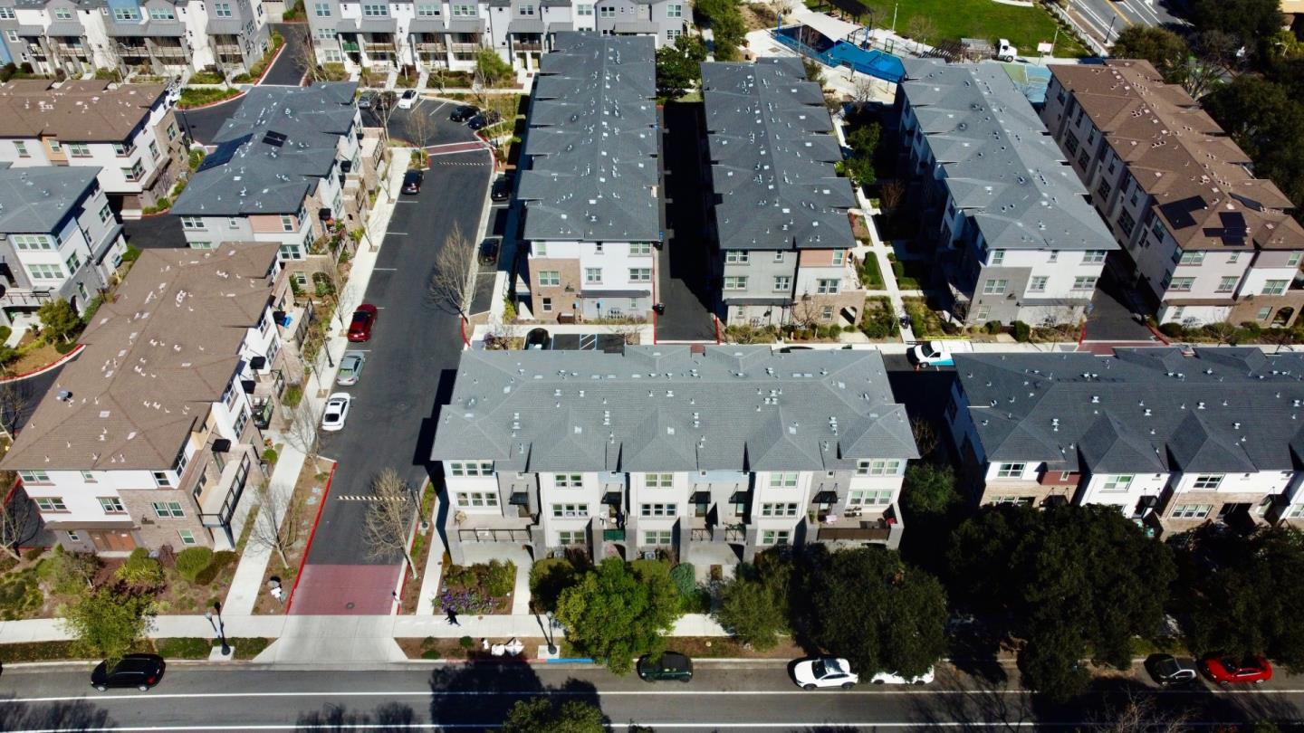 Detail Gallery Image 51 of 59 For 925 De Guigne Dr #4,  Sunnyvale,  CA 94085 - 4 Beds | 3/1 Baths