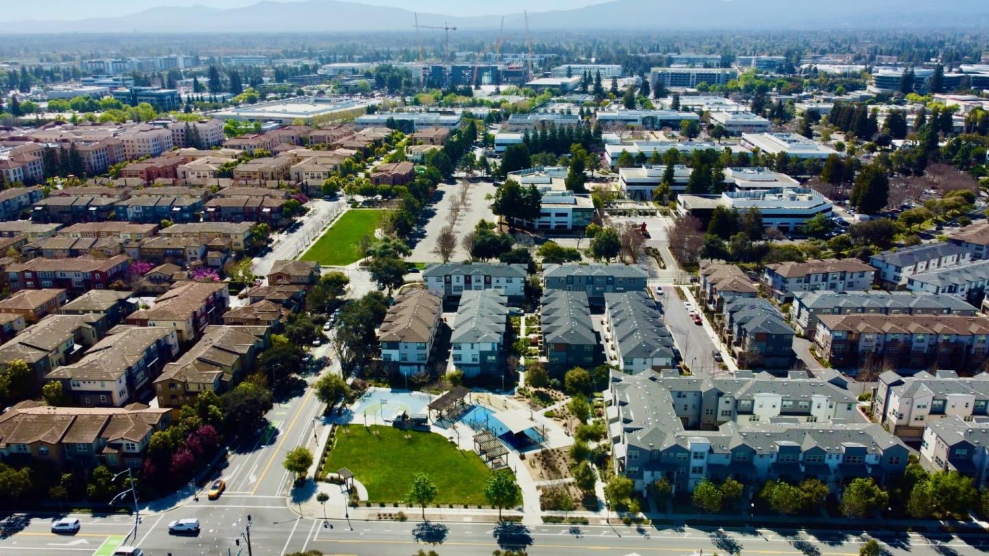 Detail Gallery Image 58 of 59 For 925 De Guigne Dr #4,  Sunnyvale,  CA 94085 - 4 Beds | 3/1 Baths