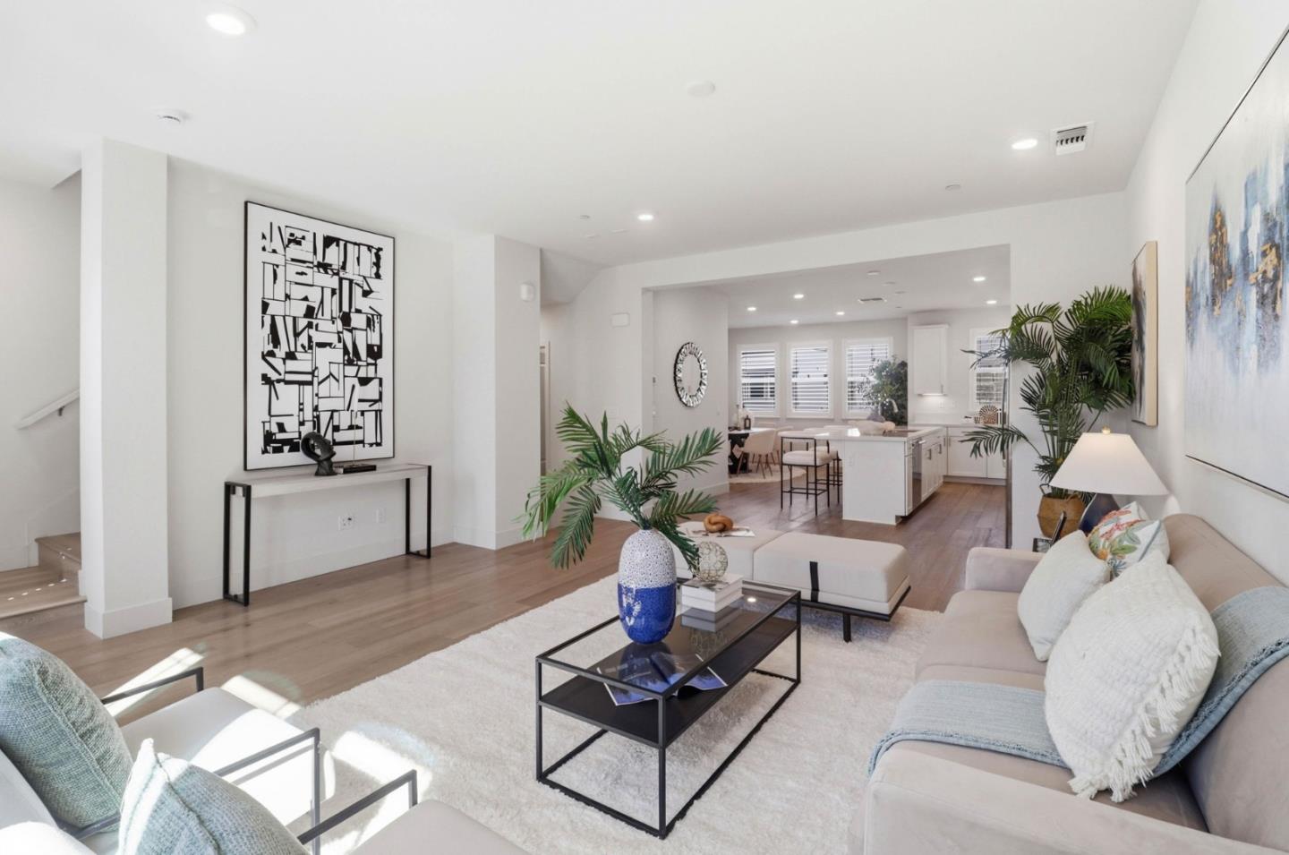 Detail Gallery Image 9 of 59 For 925 De Guigne Dr #4,  Sunnyvale,  CA 94085 - 4 Beds | 3/1 Baths