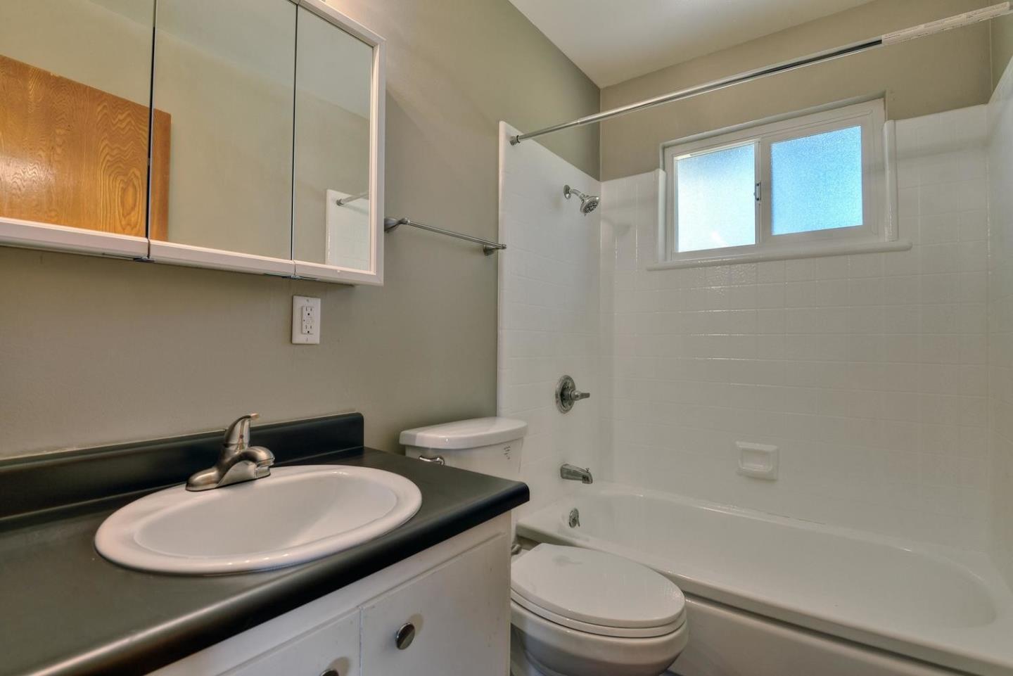 Detail Gallery Image 18 of 27 For 2275 Grove Way, Castro Valley,  CA 94546 - – Beds | – Baths