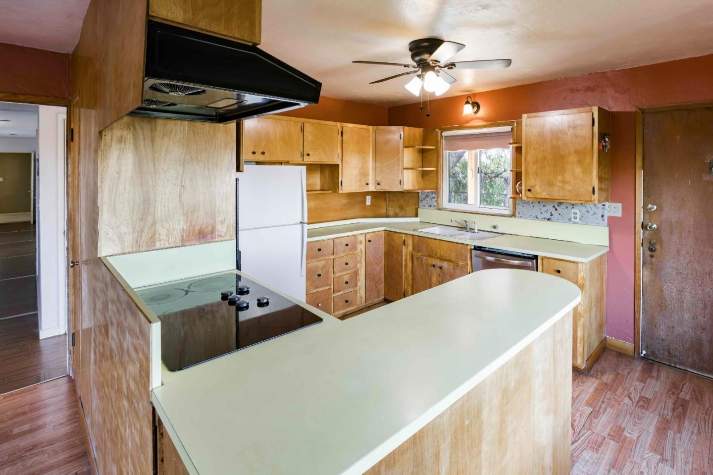 Detail Gallery Image 12 of 22 For 3815 Higuera Rd, San Jose,  CA 95148 - 4 Beds | 2 Baths