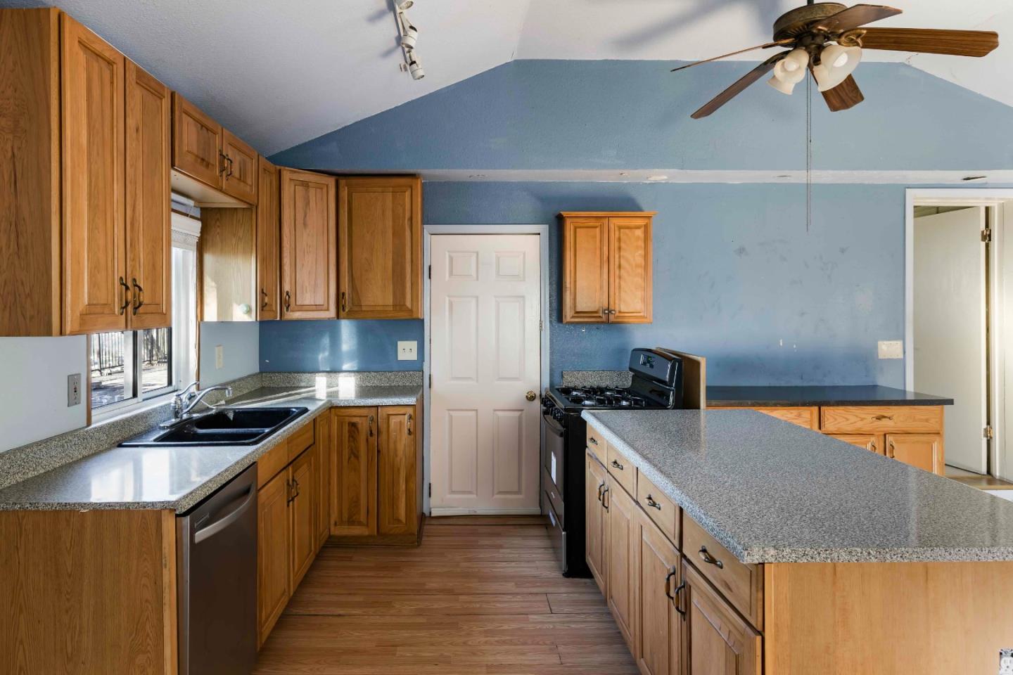 Detail Gallery Image 21 of 22 For 3815 Higuera Rd, San Jose,  CA 95148 - 4 Beds | 2 Baths