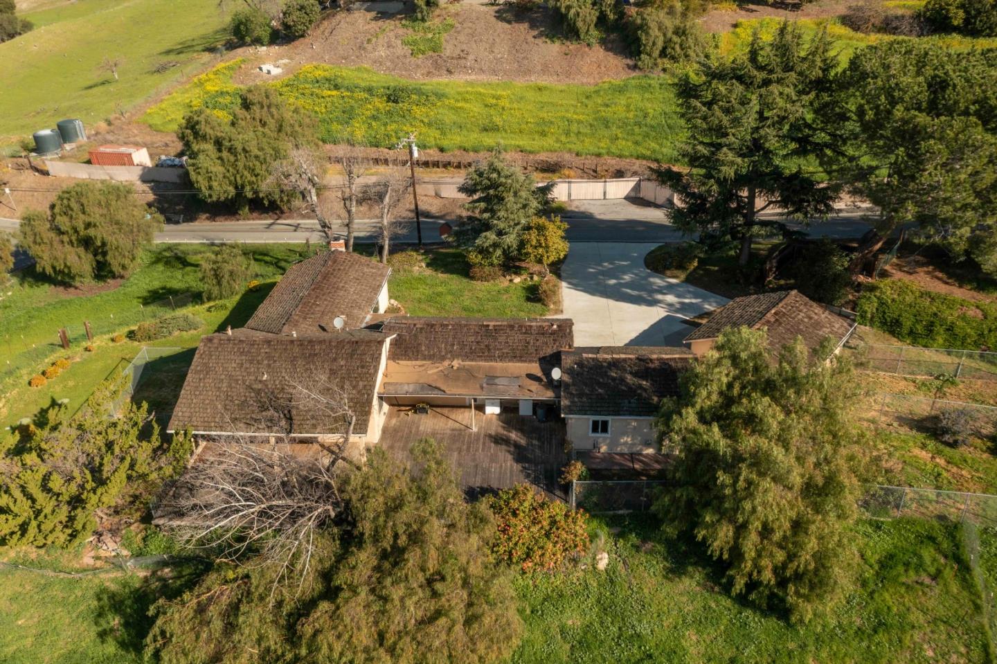 Detail Gallery Image 5 of 22 For 3815 Higuera Rd, San Jose,  CA 95148 - 4 Beds | 2 Baths