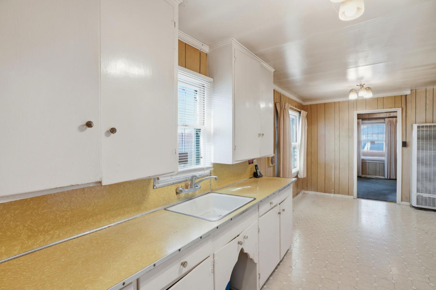 Detail Gallery Image 15 of 28 For 234 Cherry Dr, Salinas,  CA 93901 - 2 Beds | 1 Baths