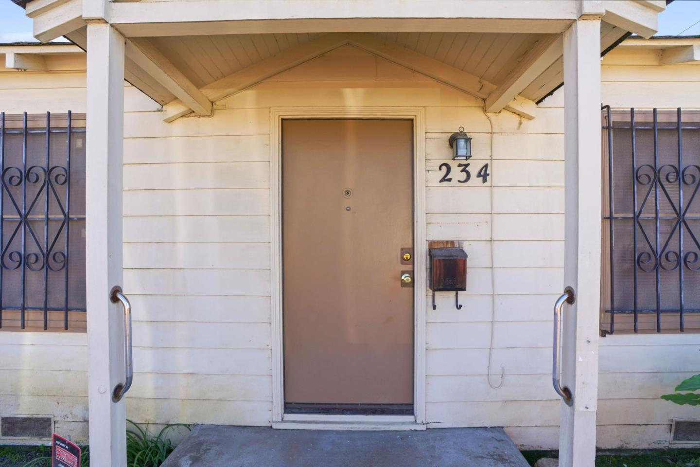 Detail Gallery Image 9 of 28 For 234 Cherry Dr, Salinas,  CA 93901 - 2 Beds | 1 Baths