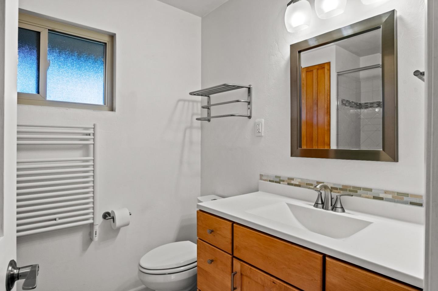 Detail Gallery Image 13 of 31 For 16 Hacienda Carmel, Carmel,  CA 93923 - 1 Beds | 1 Baths