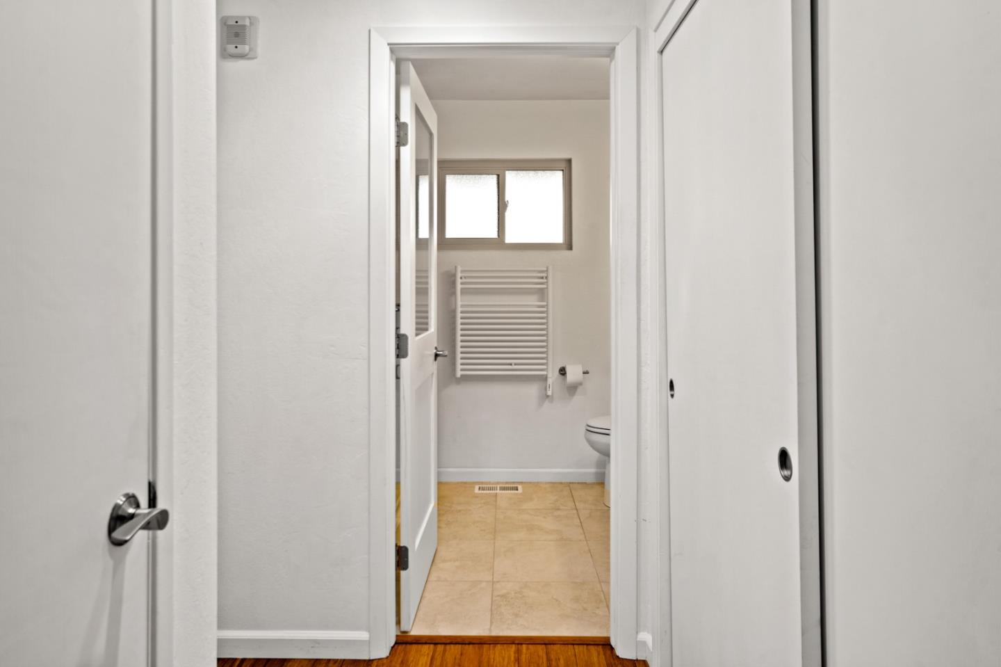 Detail Gallery Image 14 of 31 For 16 Hacienda Carmel, Carmel,  CA 93923 - 1 Beds | 1 Baths