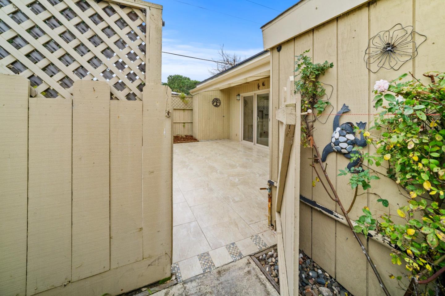 Detail Gallery Image 21 of 31 For 16 Hacienda Carmel, Carmel,  CA 93923 - 1 Beds | 1 Baths