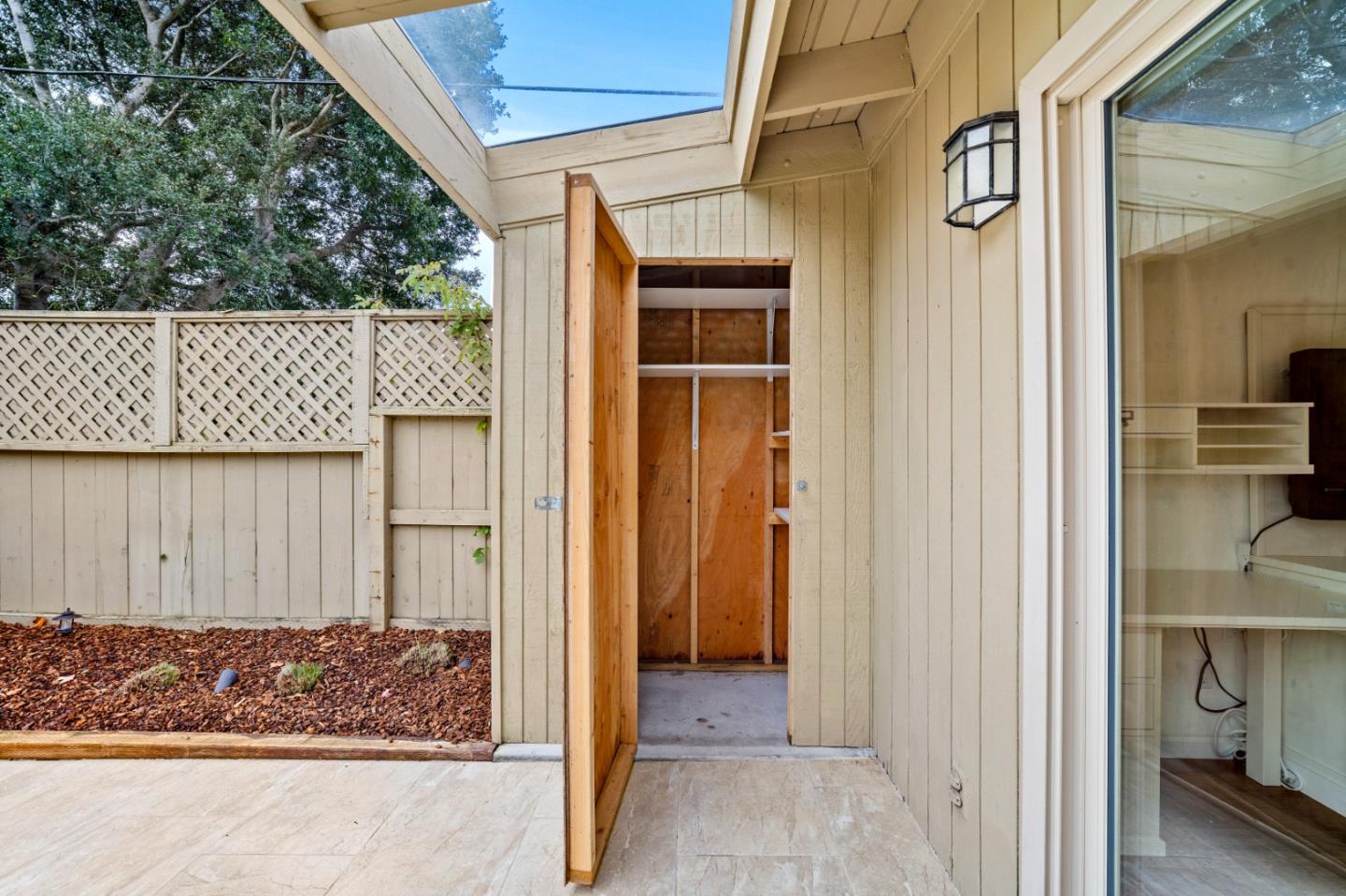 Detail Gallery Image 24 of 31 For 16 Hacienda Carmel, Carmel,  CA 93923 - 1 Beds | 1 Baths