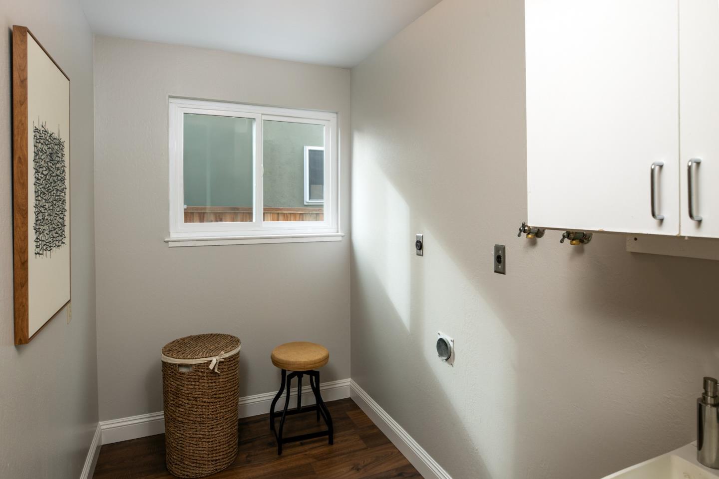 Detail Gallery Image 17 of 20 For 1933 Golden Way, Mountain View,  CA 94040 - 3 Beds | 2 Baths