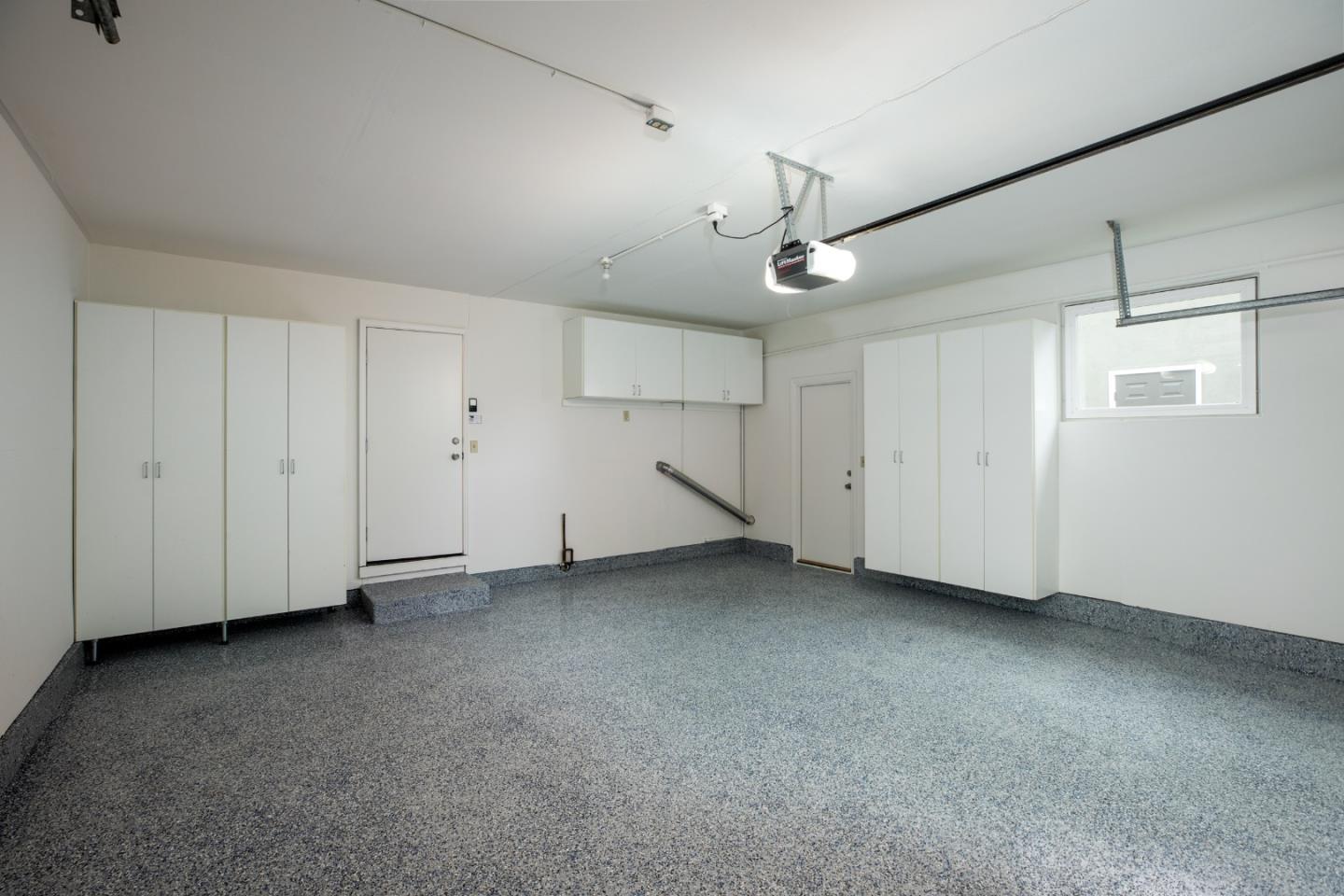 Detail Gallery Image 18 of 20 For 1933 Golden Way, Mountain View,  CA 94040 - 3 Beds | 2 Baths