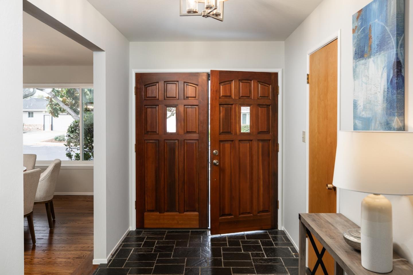 Detail Gallery Image 3 of 20 For 1933 Golden Way, Mountain View,  CA 94040 - 3 Beds | 2 Baths