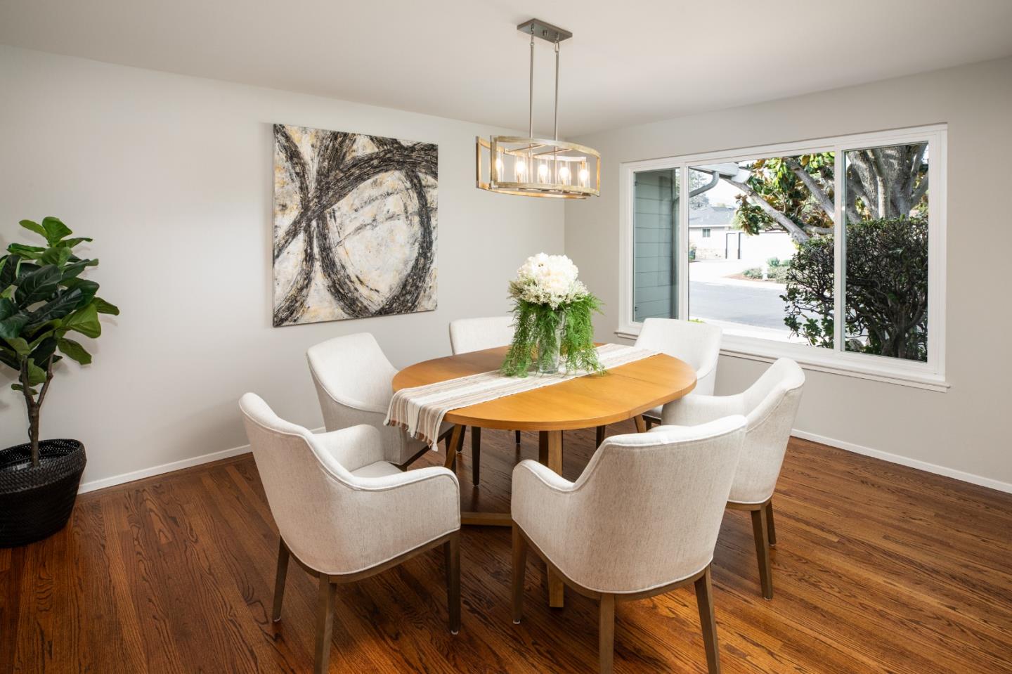 Detail Gallery Image 6 of 20 For 1933 Golden Way, Mountain View,  CA 94040 - 3 Beds | 2 Baths