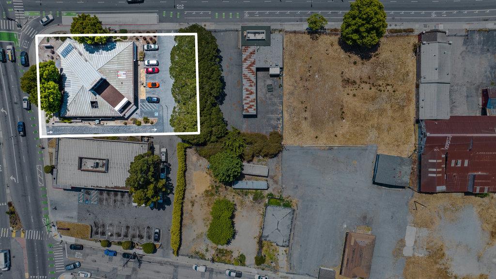 Detail Gallery Image 14 of 19 For 806 Ocean St, Santa Cruz,  CA 95060 - – Beds | – Baths