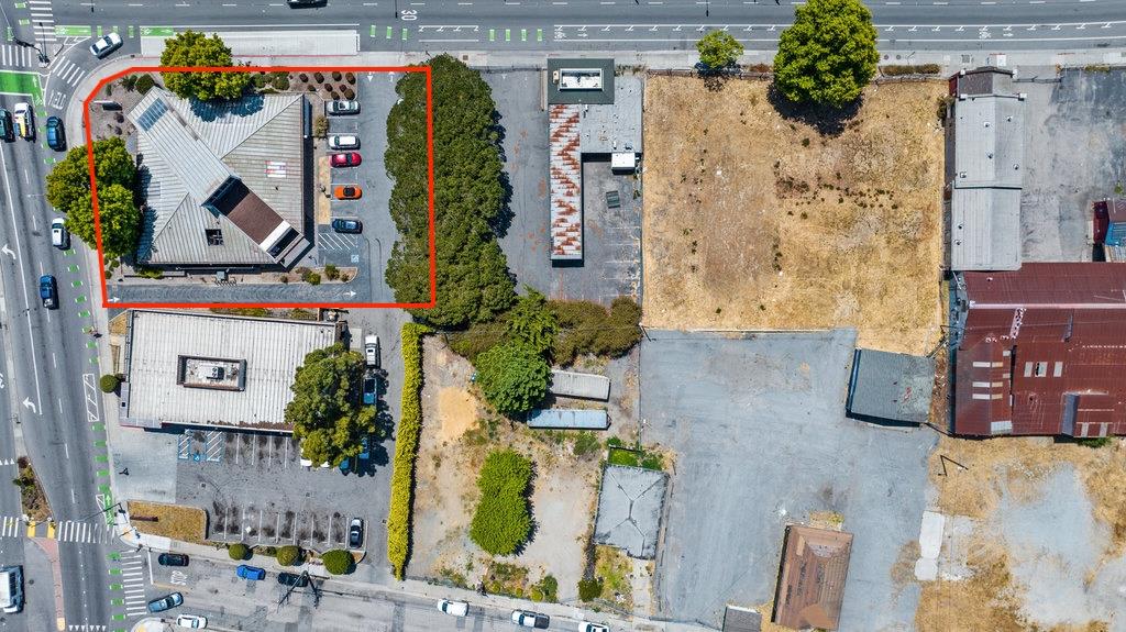 Detail Gallery Image 2 of 19 For 806 Ocean St, Santa Cruz,  CA 95060 - – Beds | – Baths