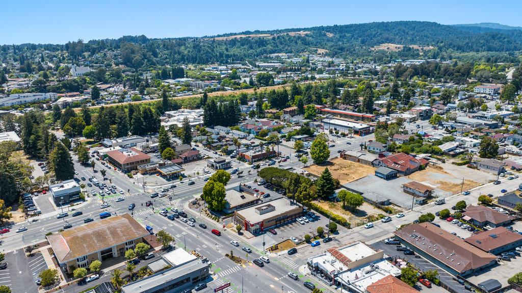 Detail Gallery Image 5 of 19 For 806 Ocean St, Santa Cruz,  CA 95060 - – Beds | – Baths