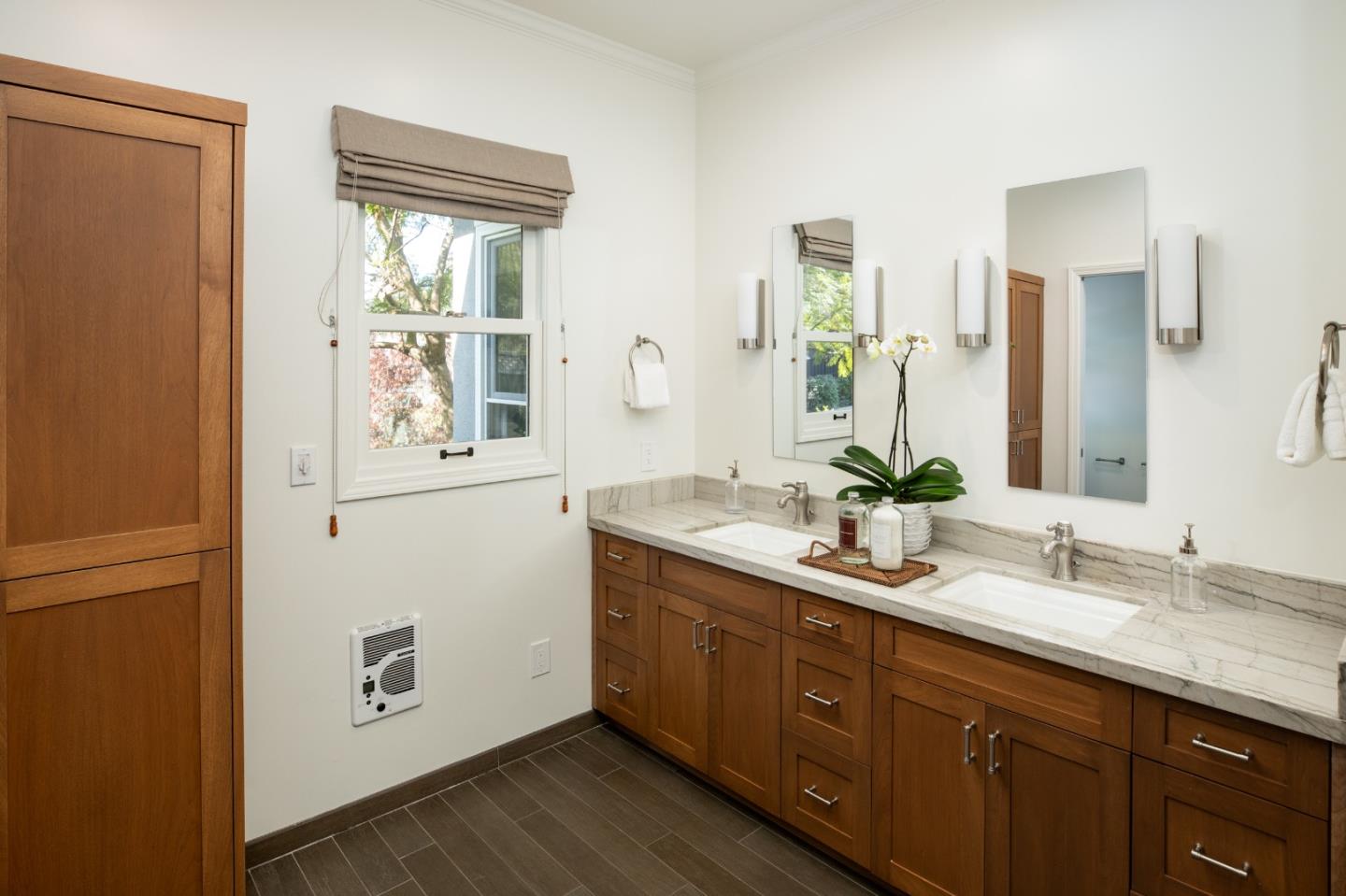 Detail Gallery Image 18 of 45 For 520 E Edith Ave, Los Altos,  CA 94022 - 5 Beds | 3/2 Baths