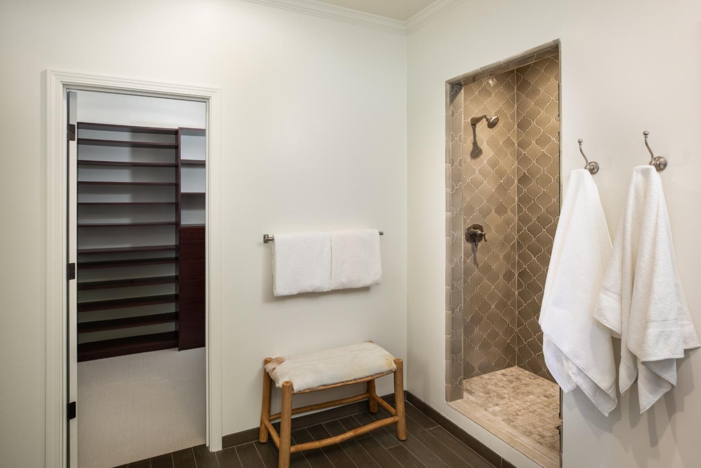 Detail Gallery Image 19 of 45 For 520 E Edith Ave, Los Altos,  CA 94022 - 5 Beds | 3/2 Baths