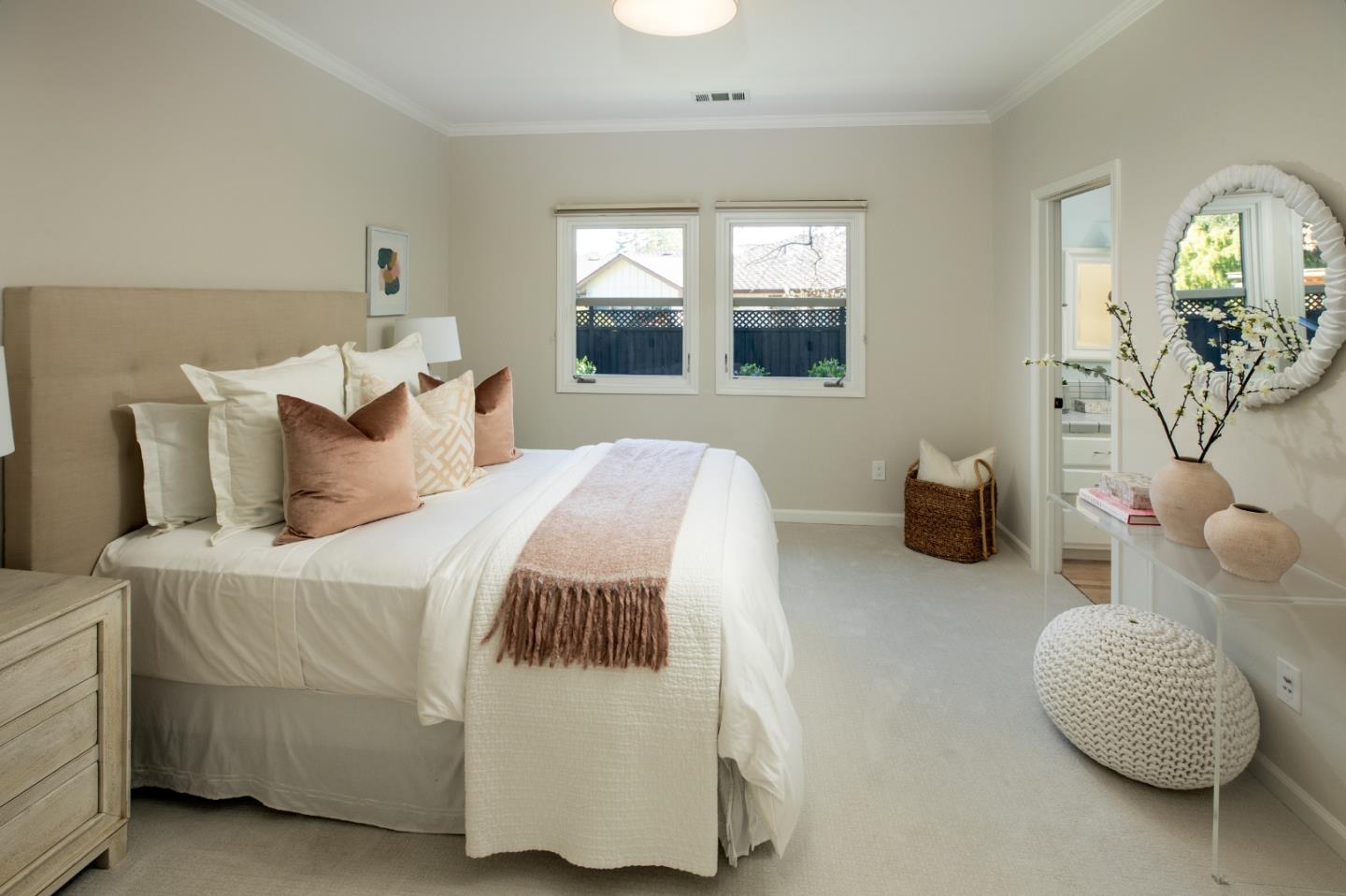 Detail Gallery Image 24 of 45 For 520 E Edith Ave, Los Altos,  CA 94022 - 5 Beds | 3/2 Baths