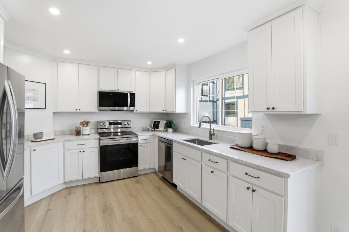 Detail Gallery Image 8 of 28 For 722 Duncanville Ct, Campbell,  CA 95008 - 2 Beds | 2/1 Baths