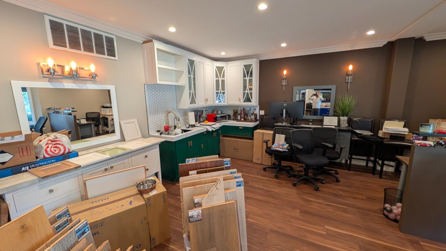 Detail Gallery Image 5 of 8 For 14598 Big Basin Way #B,  Saratoga,  CA 95070 - – Beds | – Baths