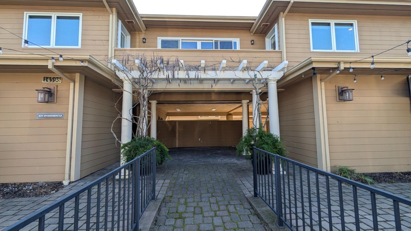 Detail Gallery Image 3 of 11 For 14598 Big Basin Way a,  Saratoga,  CA 95070 - – Beds | – Baths