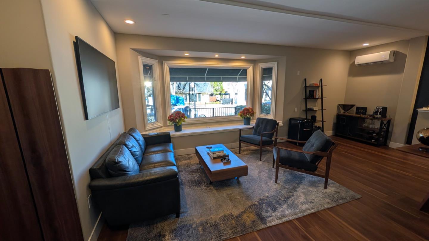 Detail Gallery Image 5 of 11 For 14598 Big Basin Way a,  Saratoga,  CA 95070 - – Beds | – Baths