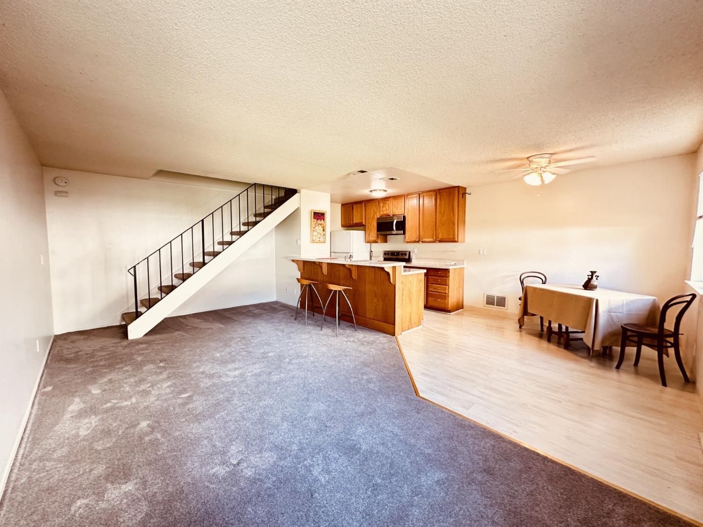 Detail Gallery Image 6 of 22 For 922 Ponselle Ln #3,  Capitola,  CA 95010 - 2 Beds | 1 Baths