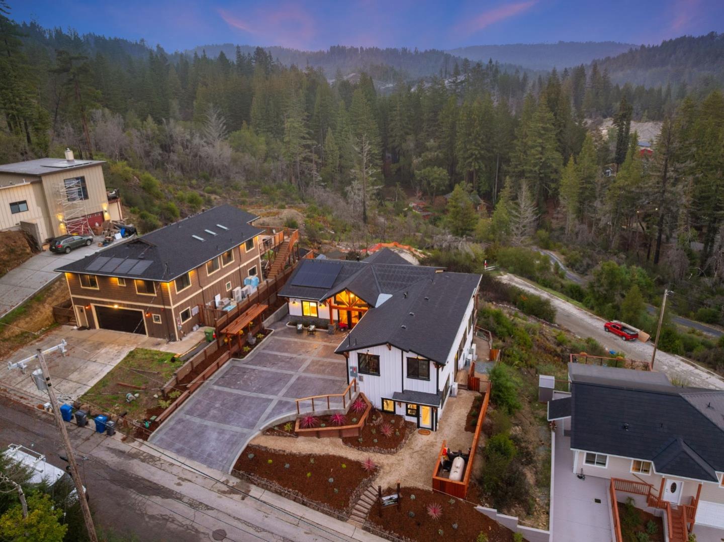 Detail Gallery Image 9 of 99 For 230 Fern Rock Way, Boulder Creek,  CA 95006 - 5 Beds | 4 Baths