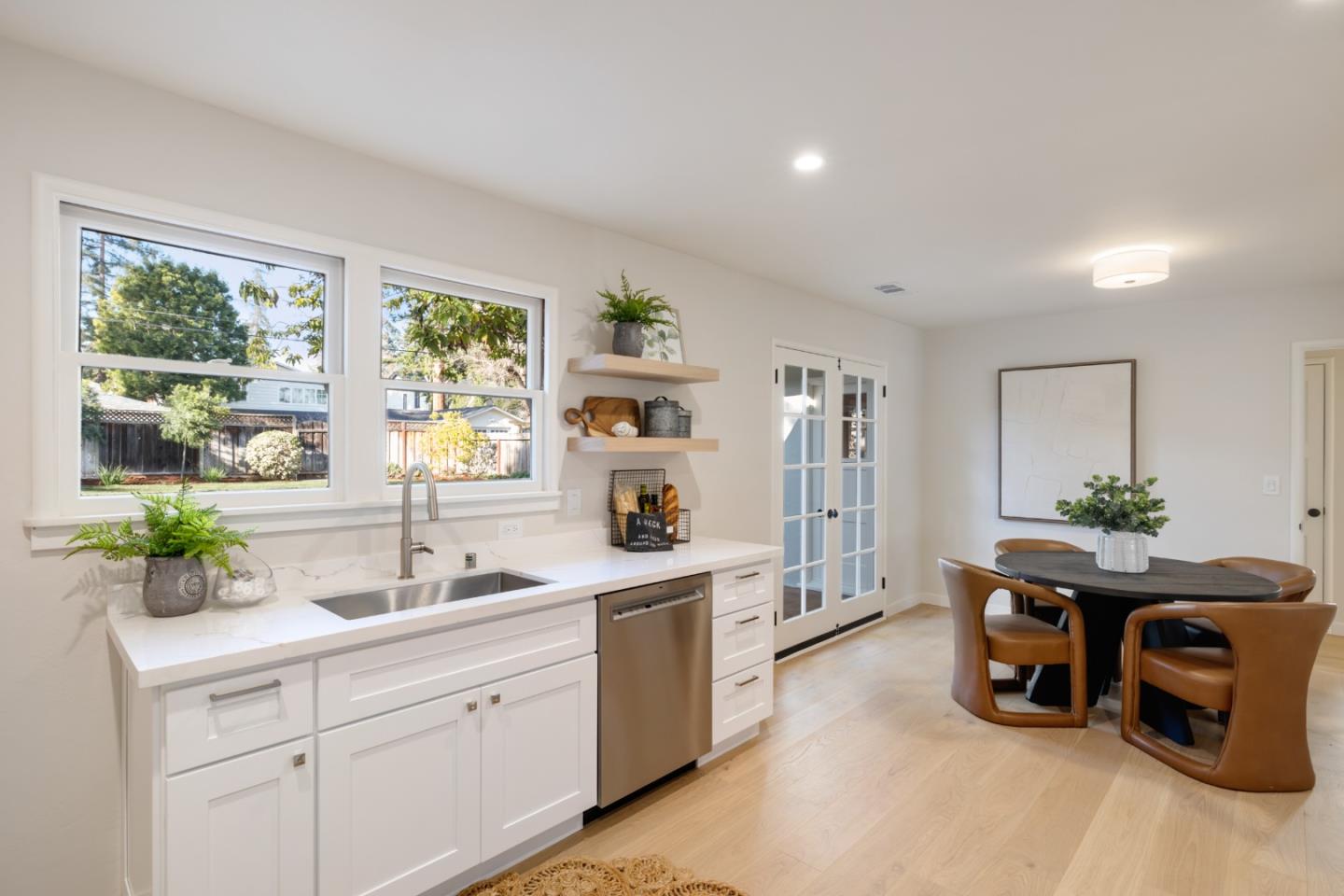 Detail Gallery Image 10 of 27 For 564 Orange Ave, Los Altos,  CA 94022 - 3 Beds | 2 Baths