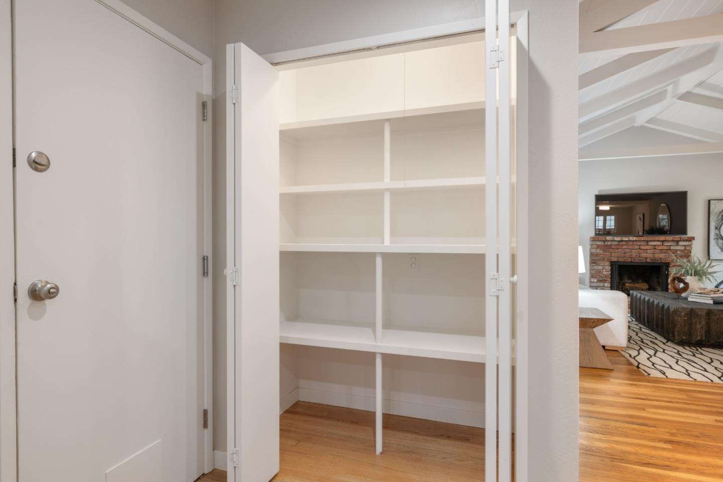 Detail Gallery Image 13 of 27 For 4119 Park Blvd, Palo Alto,  CA 94306 - 3 Beds | 2 Baths