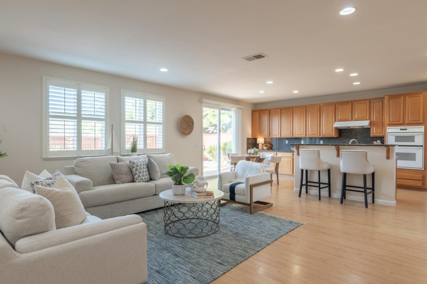 Detail Gallery Image 10 of 30 For 4750 Sea Crest Dr, Seaside,  CA 93955 - 4 Beds | 2/1 Baths