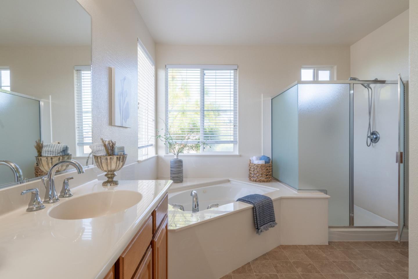 Detail Gallery Image 24 of 30 For 4750 Sea Crest Dr, Seaside,  CA 93955 - 4 Beds | 2/1 Baths