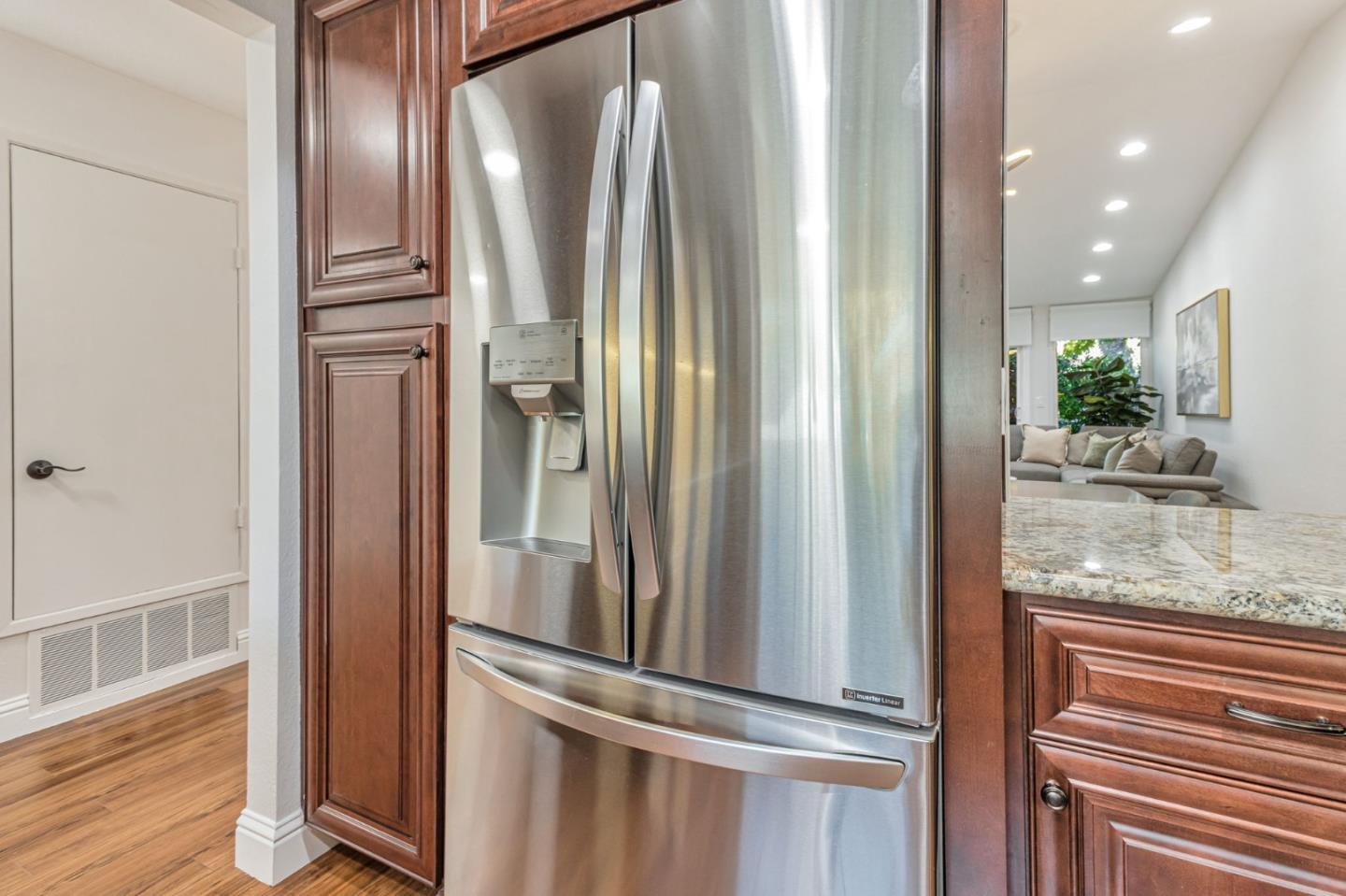 Detail Gallery Image 12 of 29 For 1108 Holly Oak Cir, San Jose,  CA 95120 - 2 Beds | 2 Baths