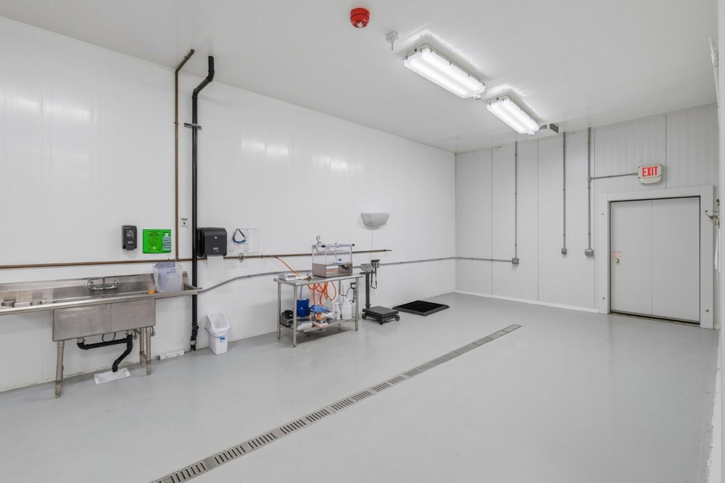 Detail Gallery Image 16 of 40 For 1035 17th Ave, Santa Cruz,  CA 95062 - – Beds | – Baths