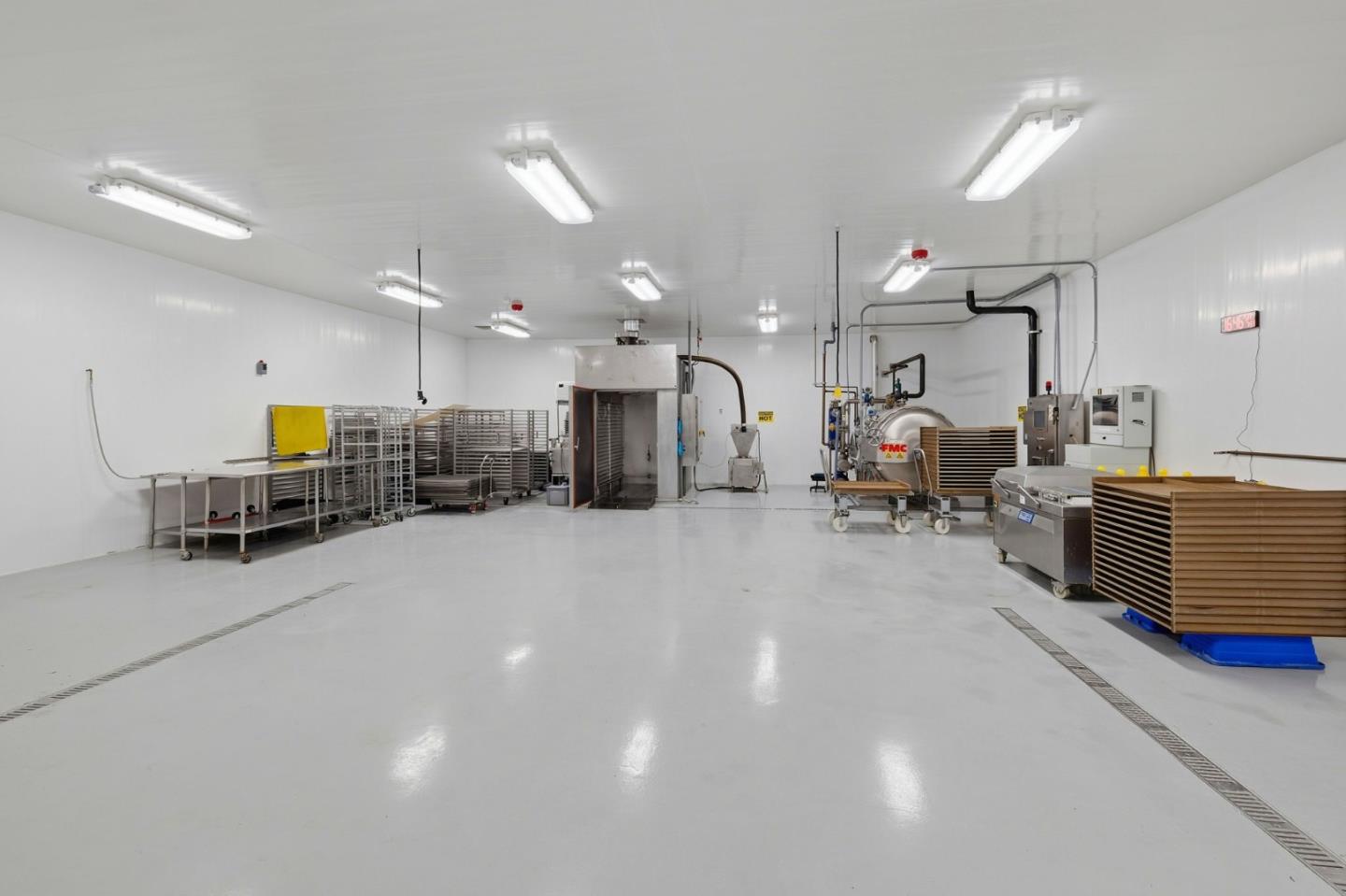 Detail Gallery Image 17 of 40 For 1035 17th Ave, Santa Cruz,  CA 95062 - – Beds | – Baths