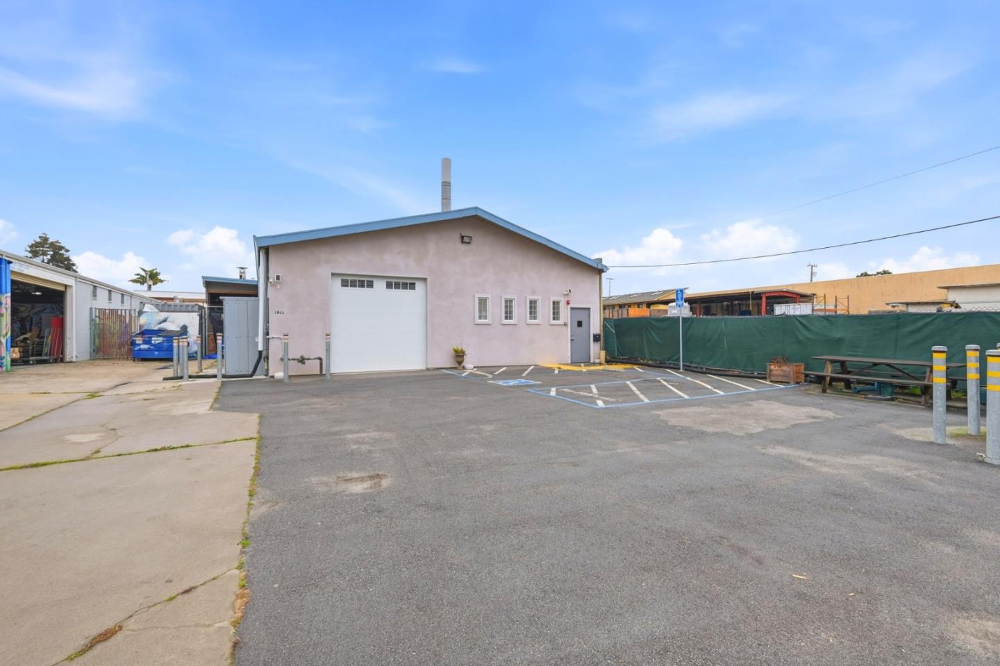 Detail Gallery Image 3 of 40 For 1035 17th Ave, Santa Cruz,  CA 95062 - – Beds | – Baths