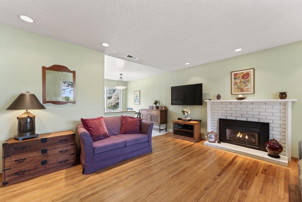 Detail Gallery Image 3 of 26 For 3555 Sevilla Dr, Soquel,  CA 95073 - 3 Beds | 2 Baths