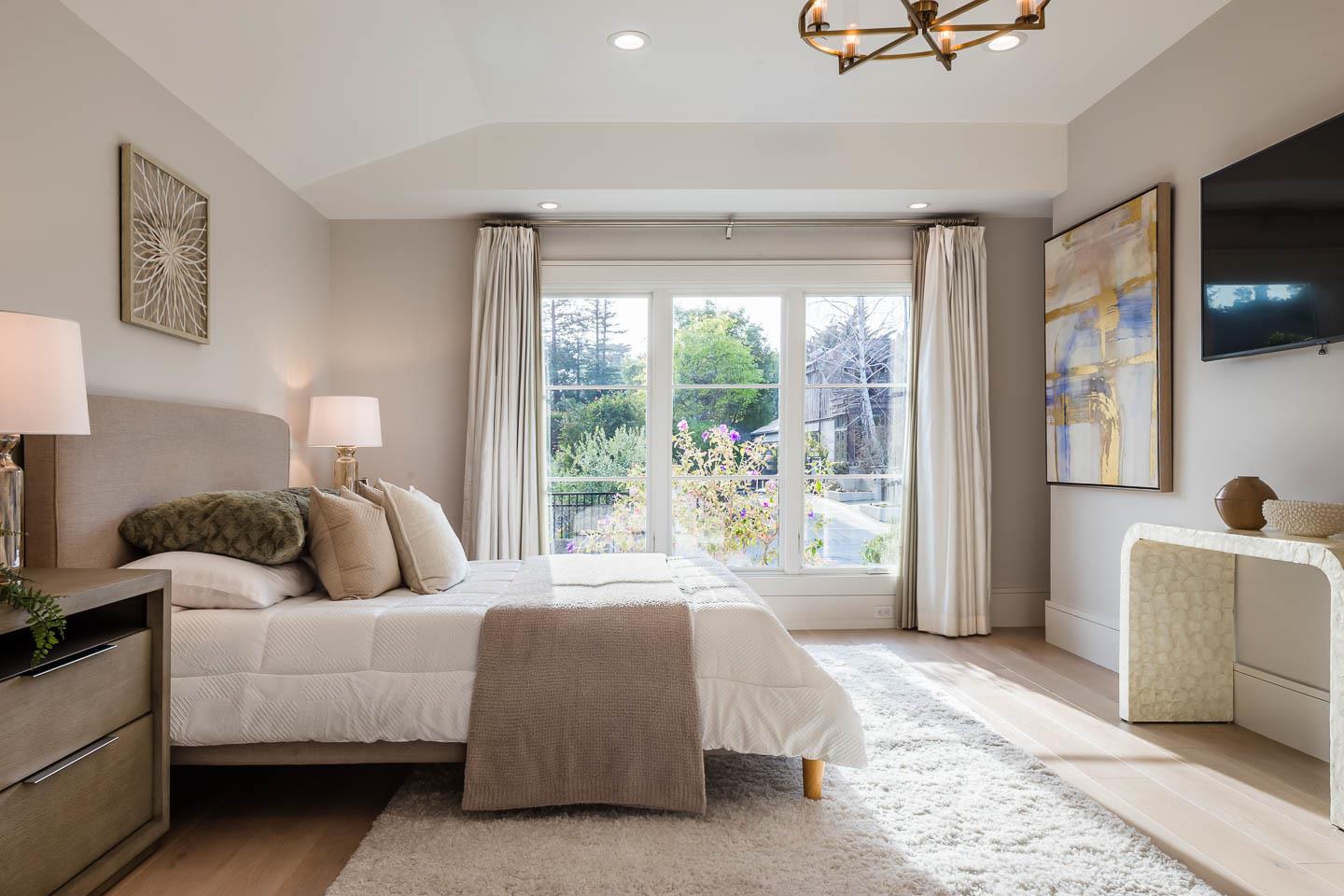 Detail Gallery Image 11 of 15 For 2950 Churchill Dr, Hillsborough,  CA 94010 - 6 Beds | 6/1 Baths