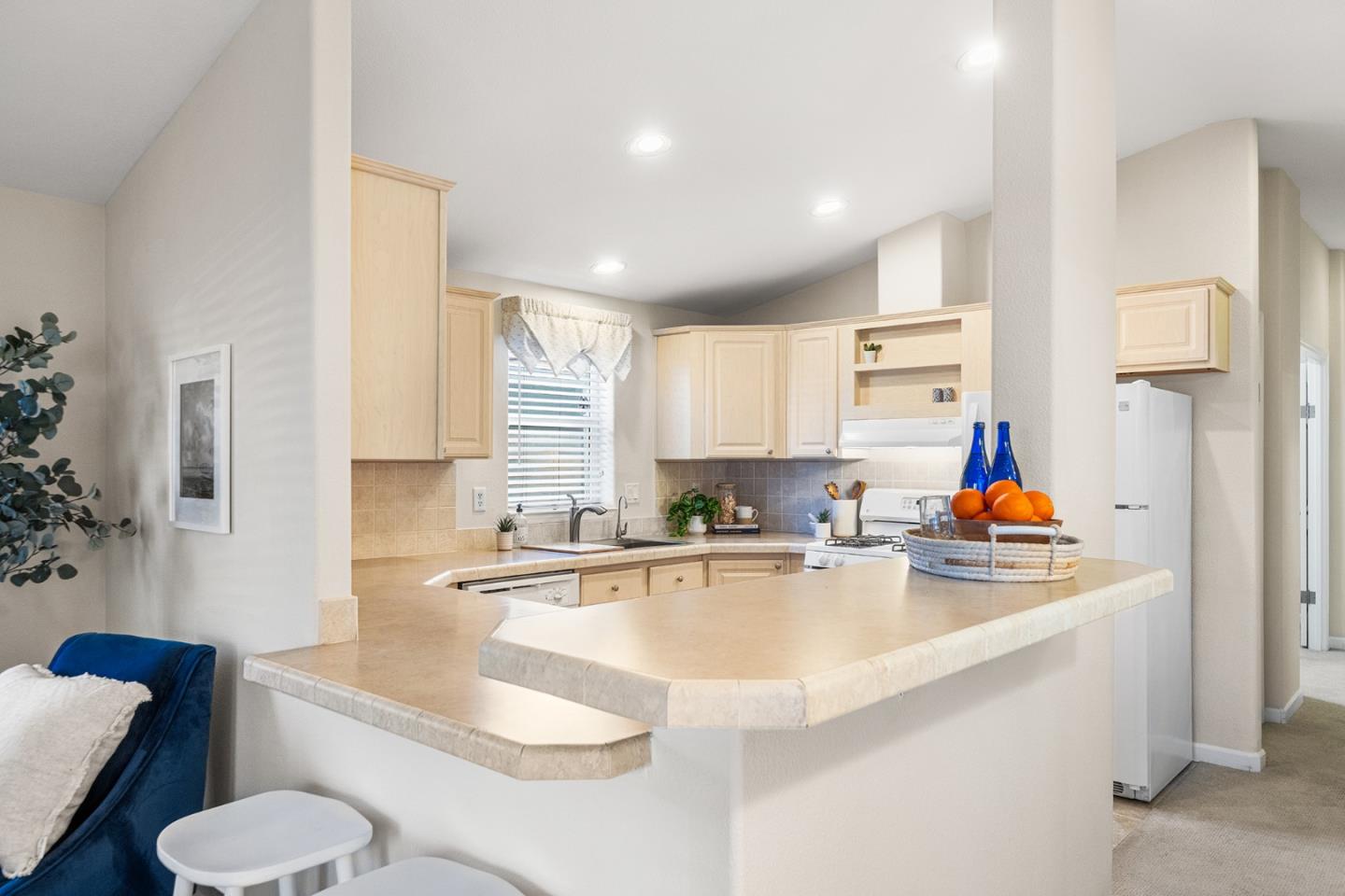 Detail Gallery Image 14 of 39 For 998 38th Ave #9,  Santa Cruz,  CA 95062 - 2 Beds | 2 Baths