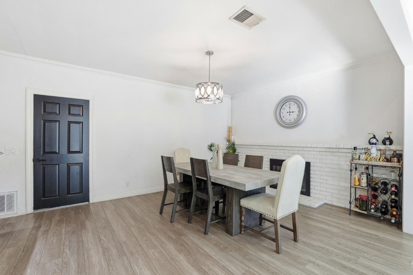 Detail Gallery Image 11 of 47 For 366 Curie  Drive Dr, San Jose,  CA 95119 - 5 Beds | 2/1 Baths