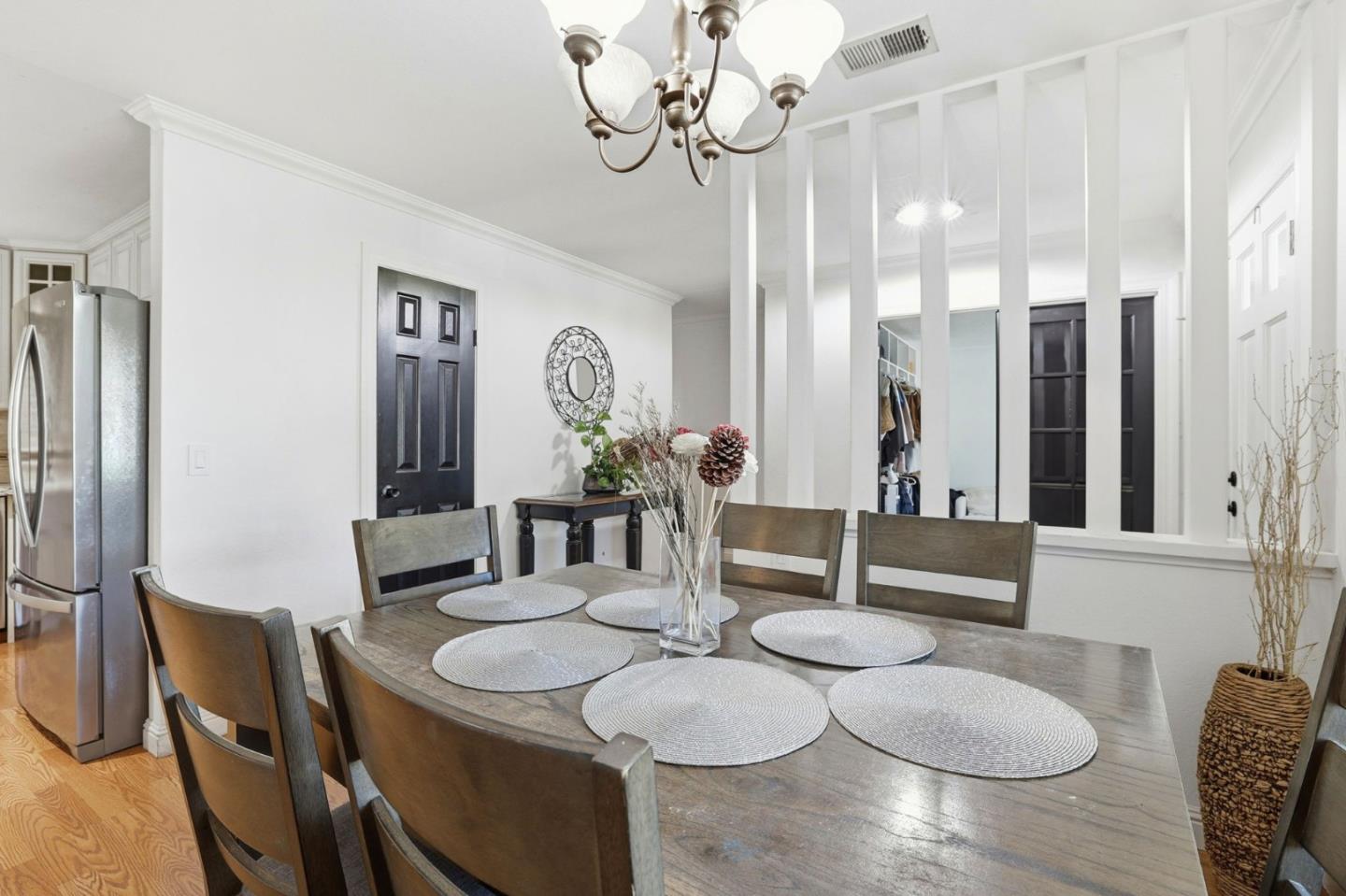 Detail Gallery Image 5 of 47 For 366 Curie  Drive Dr, San Jose,  CA 95119 - 5 Beds | 2/1 Baths