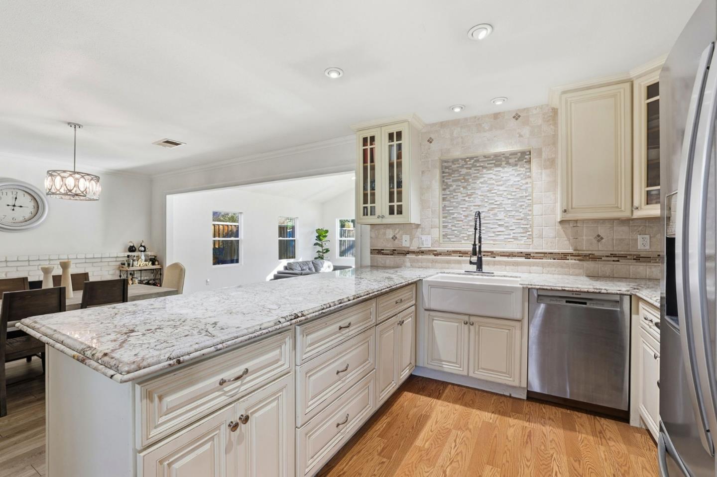 Detail Gallery Image 7 of 47 For 366 Curie  Drive Dr, San Jose,  CA 95119 - 5 Beds | 2/1 Baths