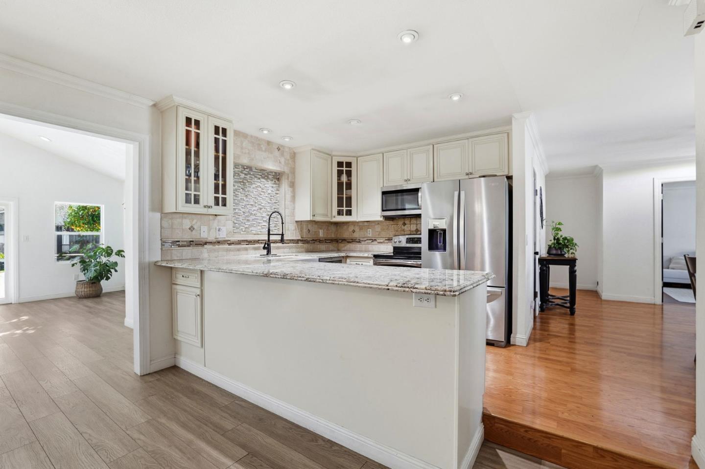 Detail Gallery Image 9 of 47 For 366 Curie  Drive Dr, San Jose,  CA 95119 - 5 Beds | 2/1 Baths