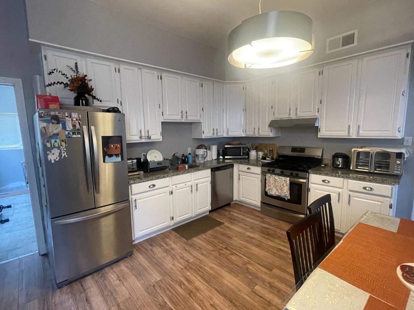 Detail Gallery Image 3 of 6 For 521 San Mateo Ave, San Bruno,  CA 94066 - – Beds | – Baths